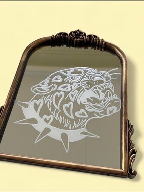 Vintage-Style Bronze Framed Etched Mirror with Leopard Heart Design - Unbranded